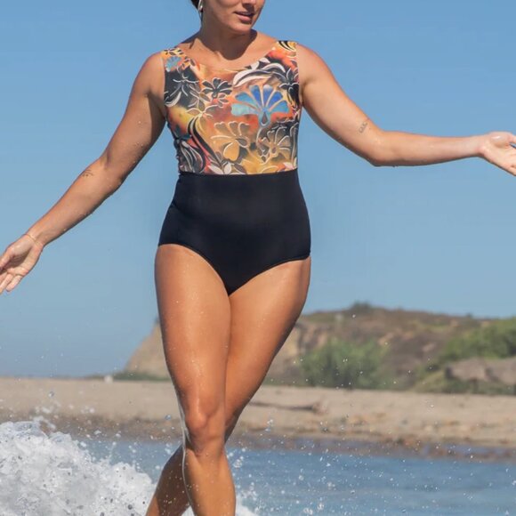 NEW WITH TAGS Seea Lido One Piece - Tigerlily size L large - Picture 1 of 3